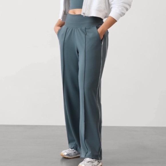 Athleta Pants - NWT Athleta Eden Gray Venice Wide Leg Pants with White Stripe